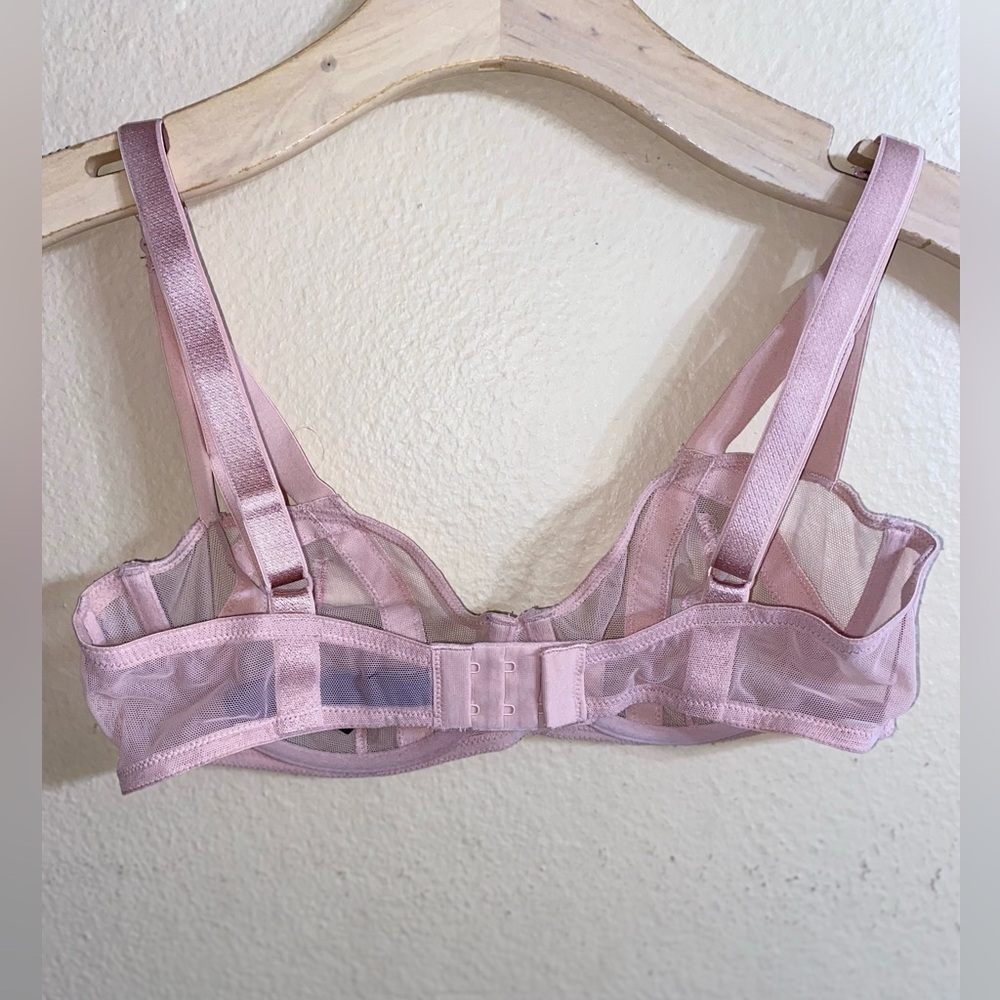 Victoria's Secret Light Pink Strappy Mesh Balconet Bra - Picture 5 of 10